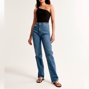 Abercrombie 90's Straight Ultra High Rise